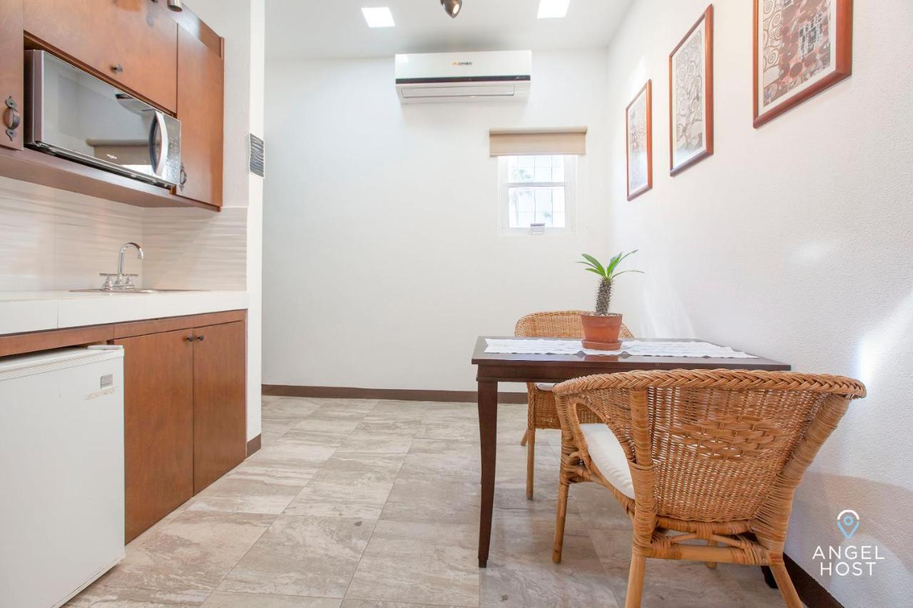 Studio Apartments In Downtown La Paz Walk To Seaside Malecon Exterior photo
